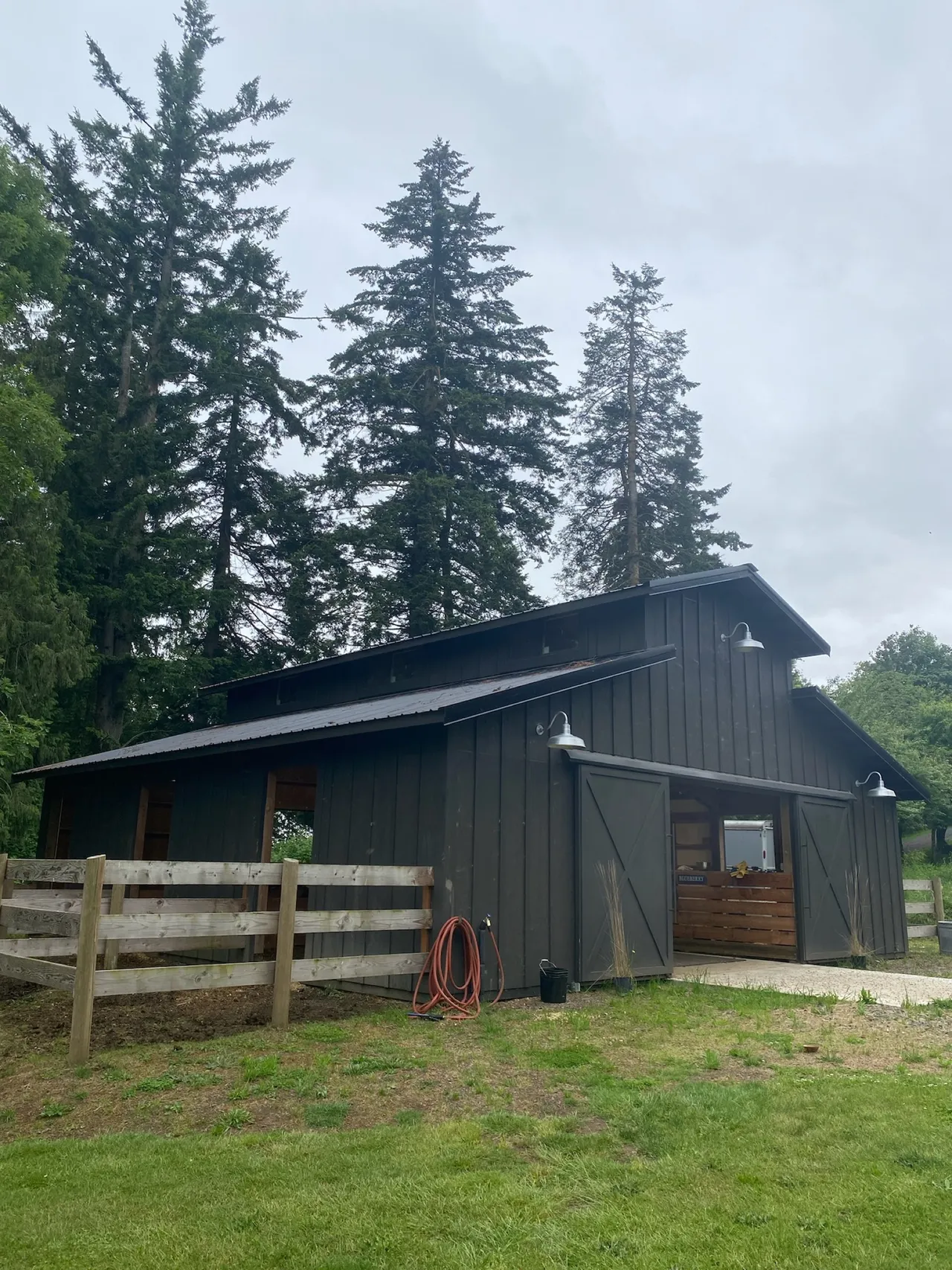 36×36 Monitor-Style Pole Building — Marion County, OR during construction
